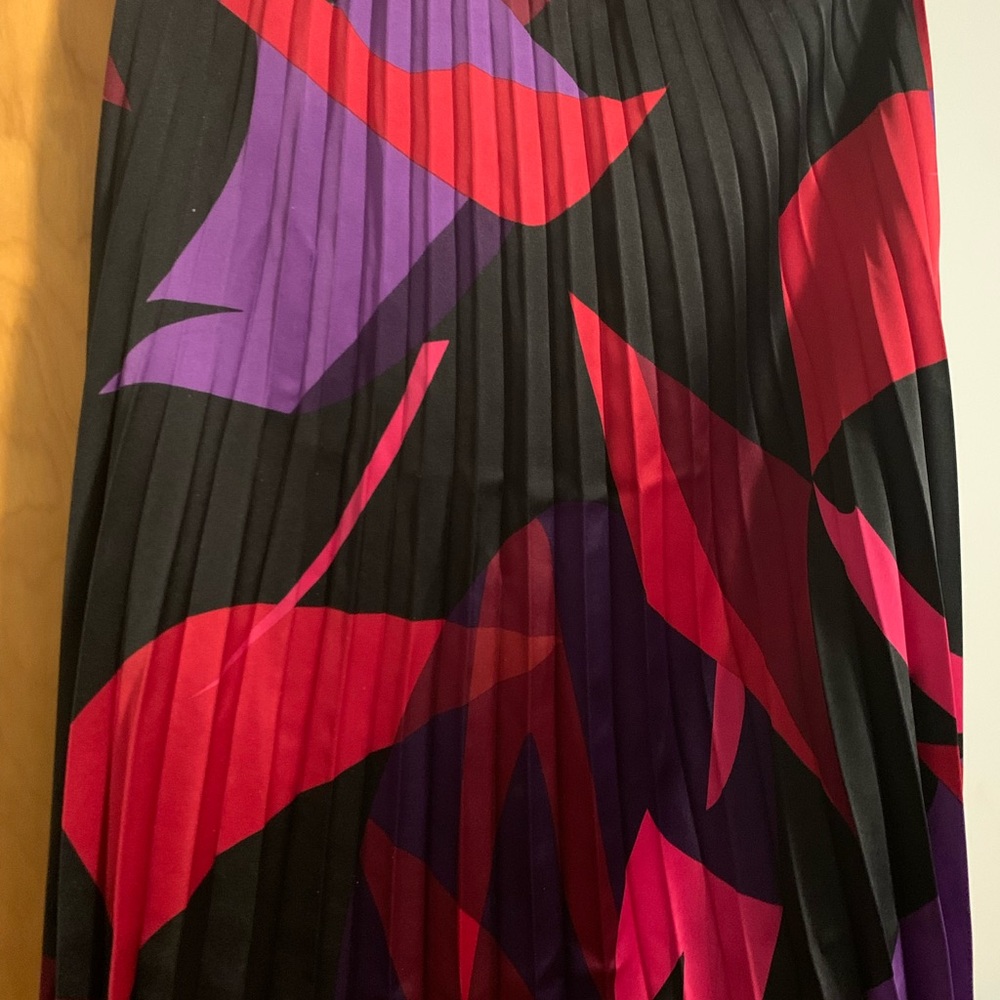 Beautiful color block midi skirt by Nine West